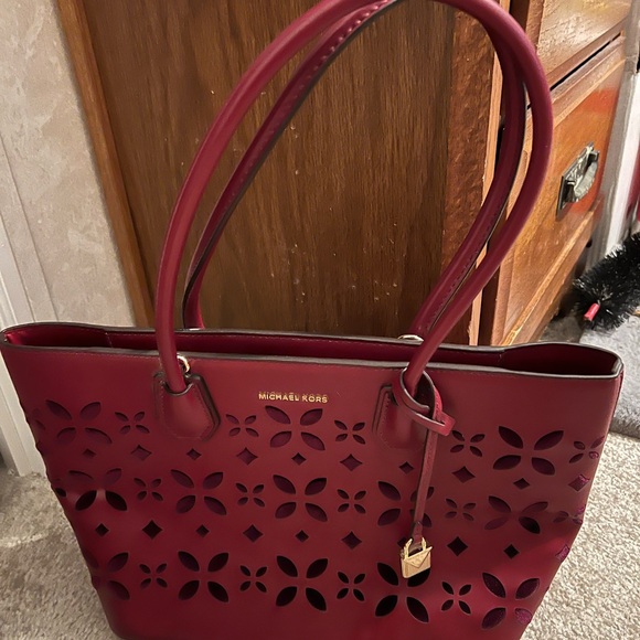 Michael Kors burgundy tote - Picture 2 of 4